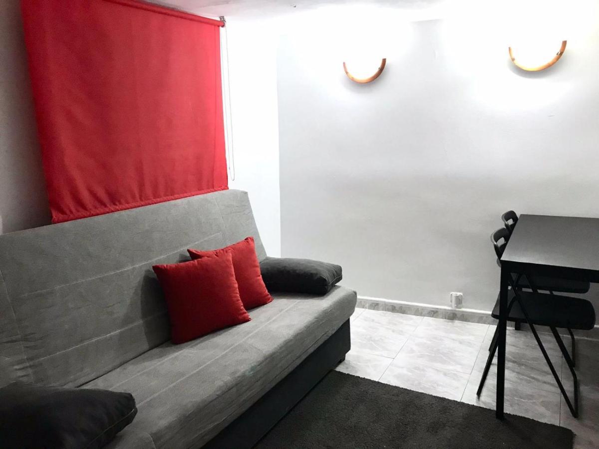 Agradable Apartamento En Zona Malasana Madrid Exterior photo
